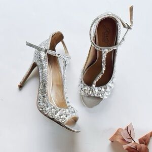 NEW Badgley Mischka Conroy T Strap Evening Sandals Shoes
